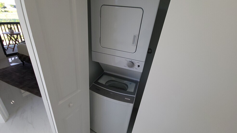 Building Photo - 441 E 23rd St