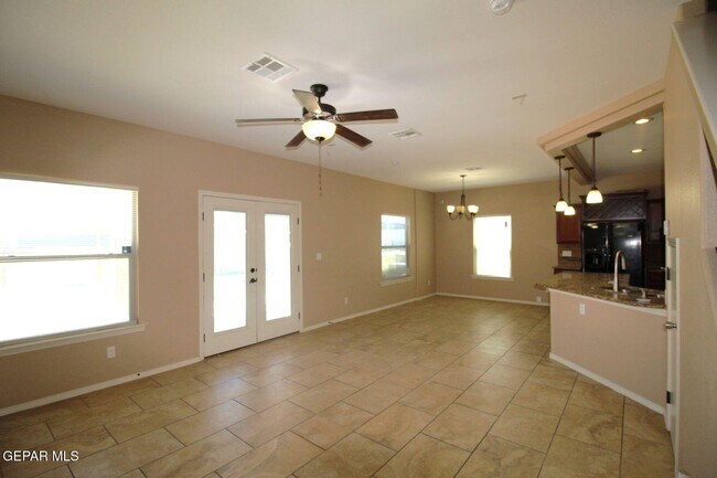 Building Photo - 3900 Loma Cortez Dr