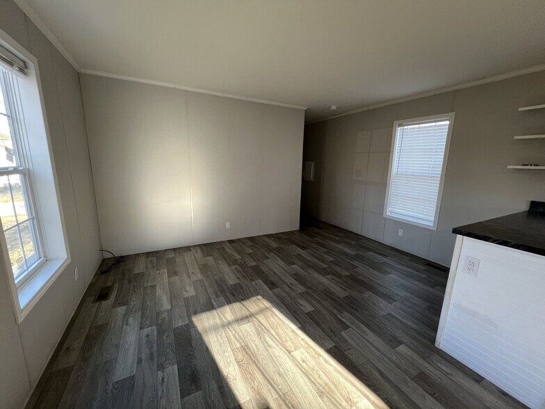 Building Photo - 58 Joymar Dr