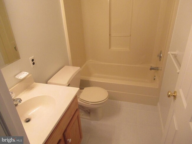 Building Photo - 436 Coates St