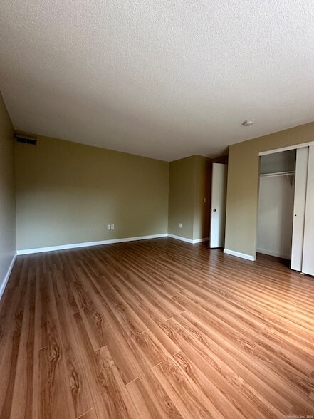 Building Photo - 2422 Harbor View Dr