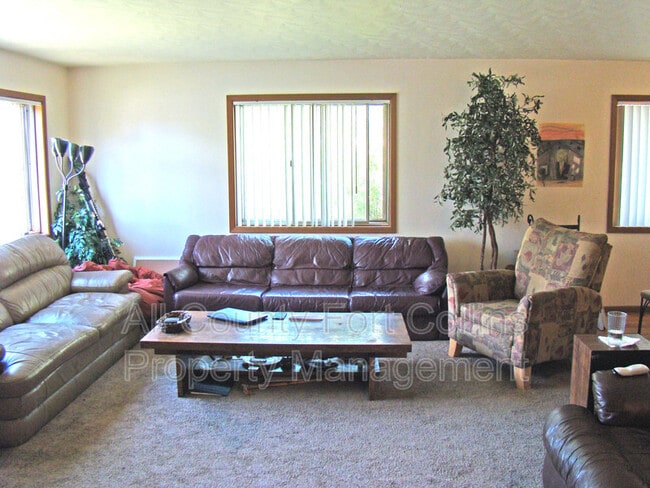 Building Photo - 1208 Baker St