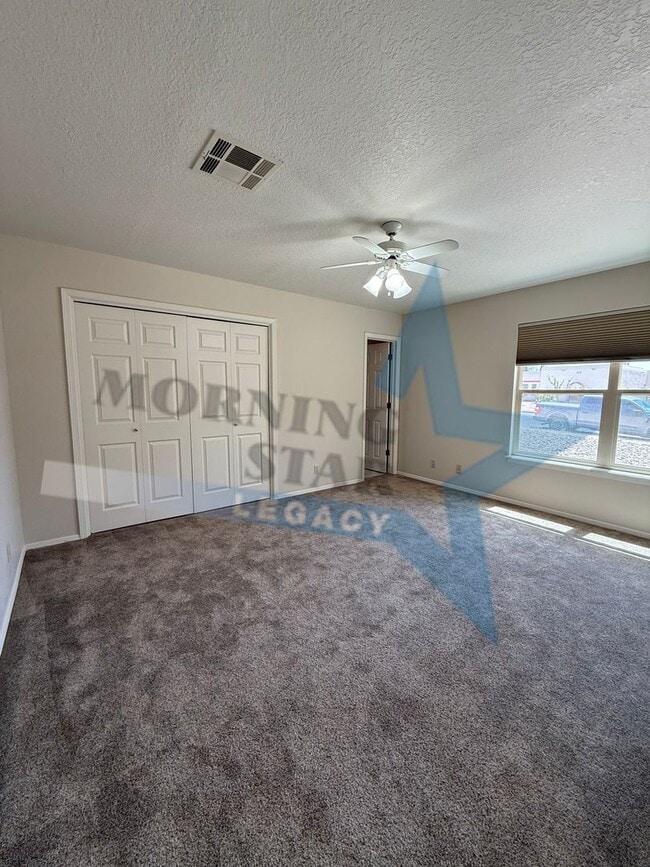 Building Photo - Roadrunner area! LOVELY two bedroom home.