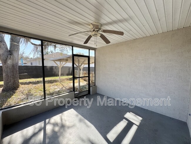 Building Photo - 3028 Clewiston St