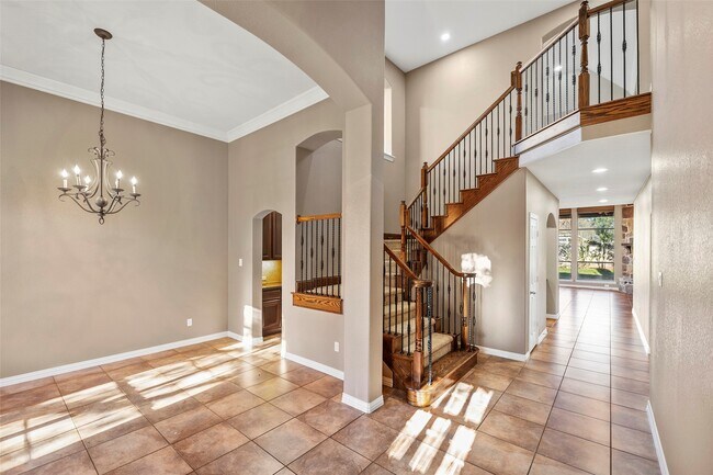 Building Photo - 28210 Chalet Park Dr