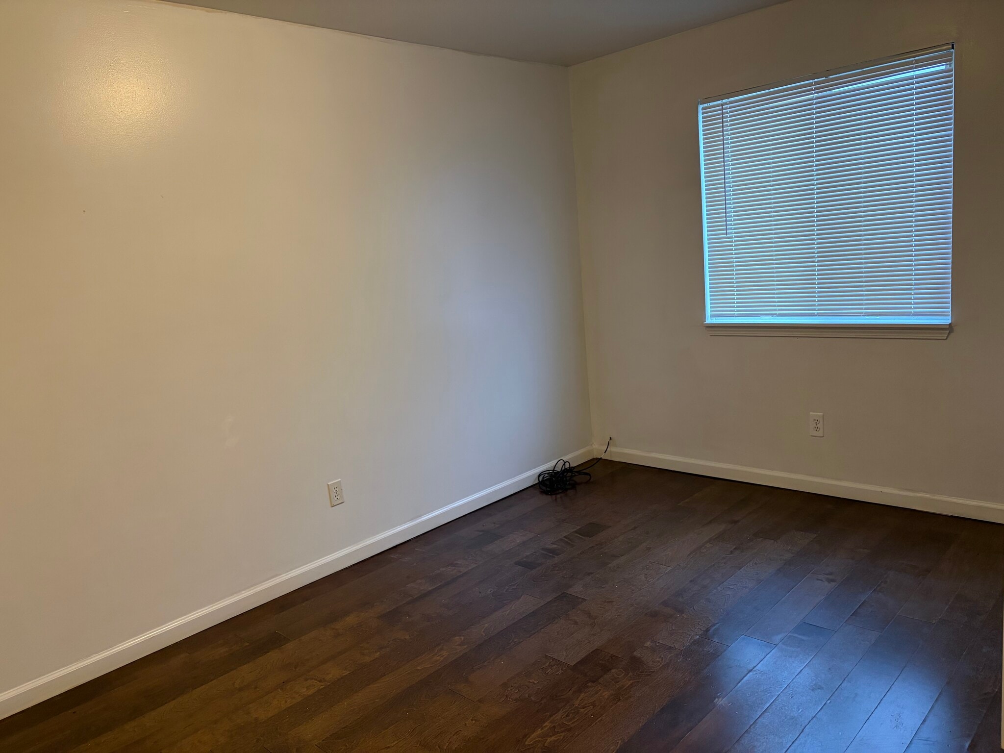 Building Photo - 15541 Frazho Rd