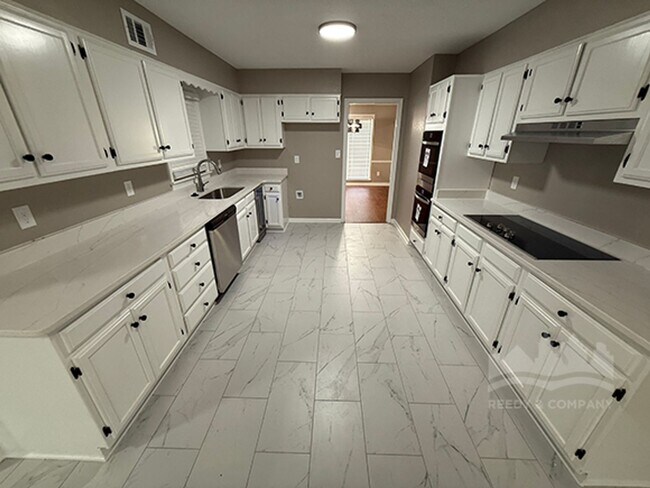 Building Photo - Welcome to your dream home in the heart of...