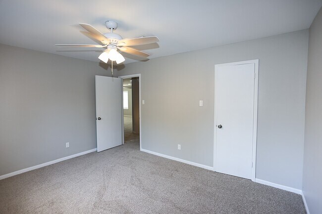 Building Photo - 18102 Mahogany Forest Dr