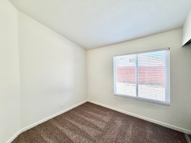 Building Photo - Cul-de-Sac 3 Bedroom 2 Bathroom Home with SOLAR, 3-Car Garage & LARGE Backyard