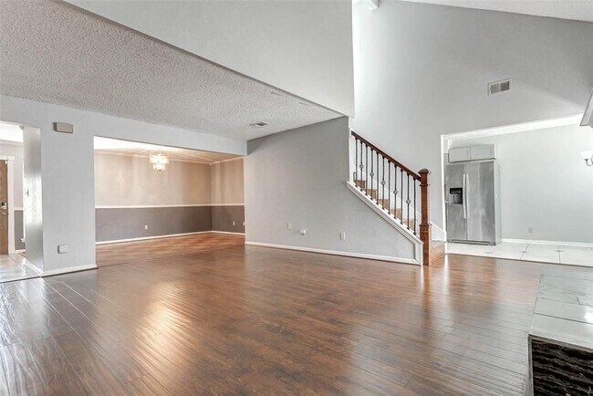 Building Photo - 2511 Planters Row