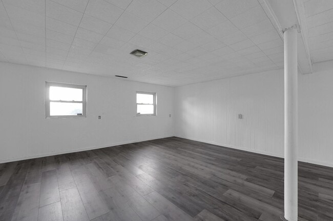 Building Photo - 3384 Norwalk Rd