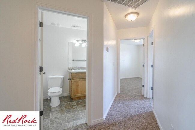 Building Photo - 2801 E 450 N