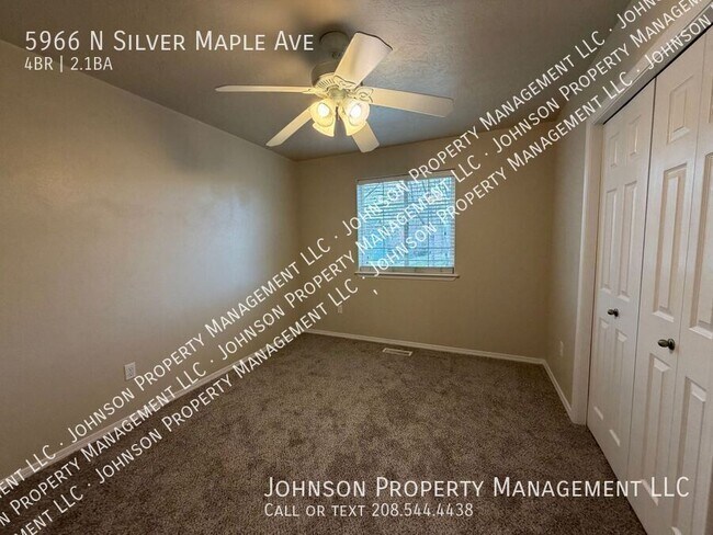 Building Photo - 5966 N Silver Maple Ave