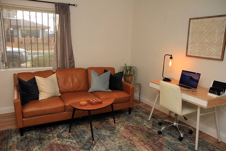 Building Photo - 12118 Ramona Ave