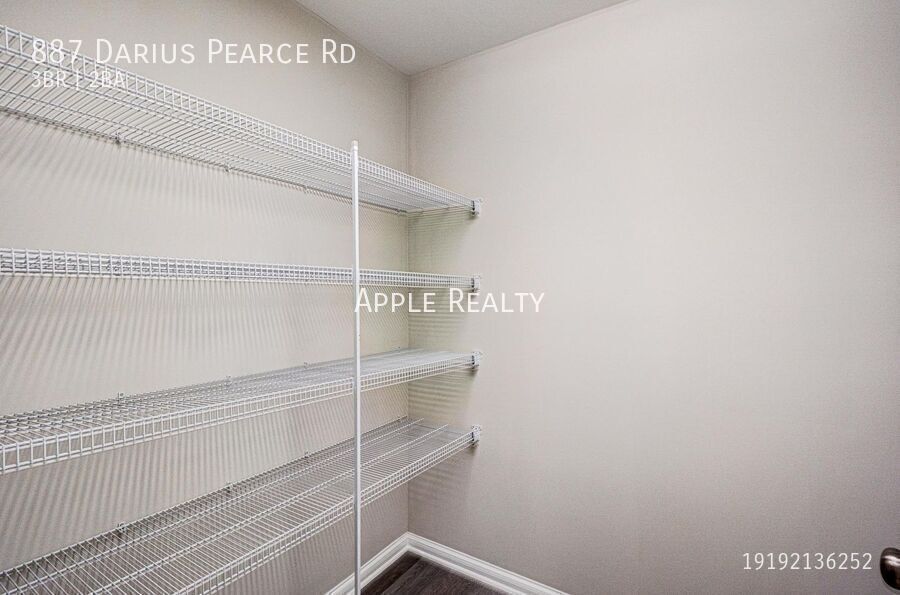 Building Photo - 887 Darius Pearce Rd