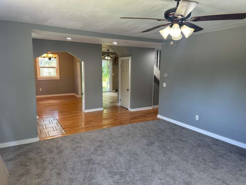 Building Photo - 66 Layton St