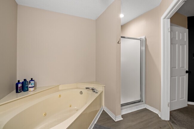 Building Photo - 193 Woodland Park Cir