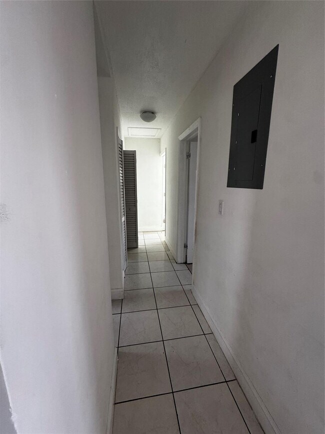 Building Photo - 1020 Indiana Ave