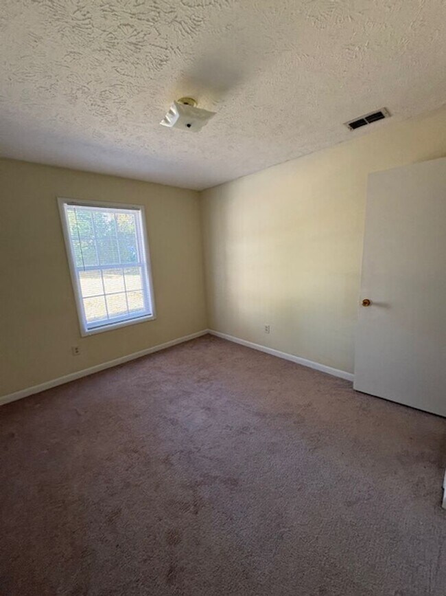 Building Photo - 3820 John Marshall Rd