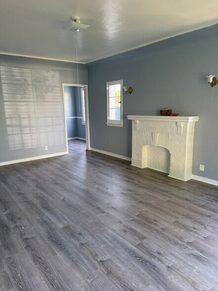 Building Photo - 11458 Albers St