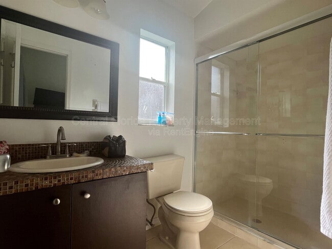 Building Photo - 8750 Claiborne Ct