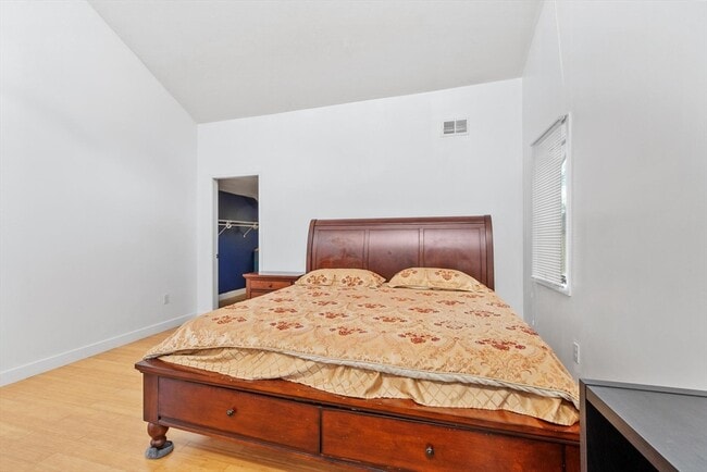 Building Photo - 5 Avondale Ave