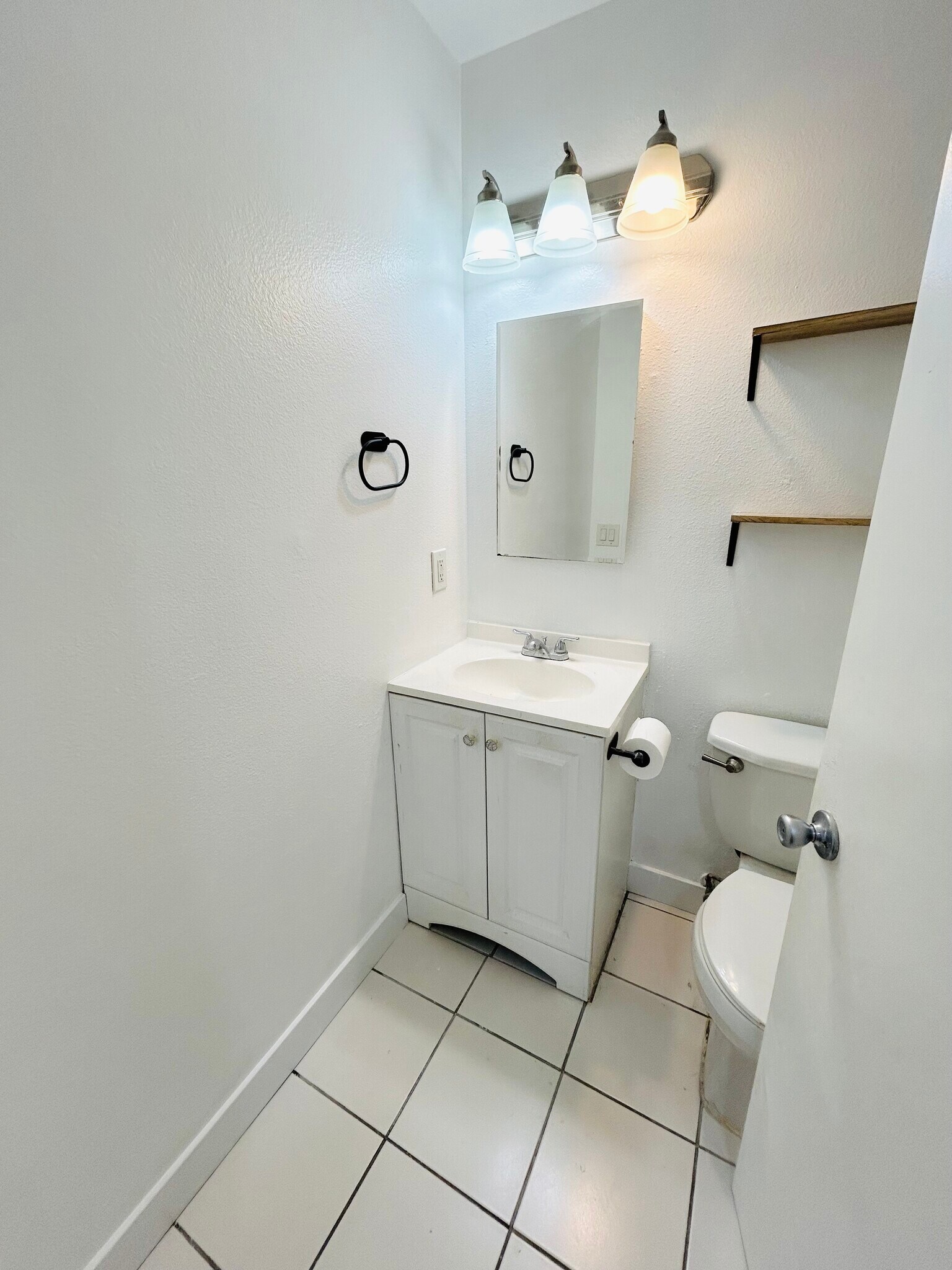 Building Photo - 1721 Normandy Pl