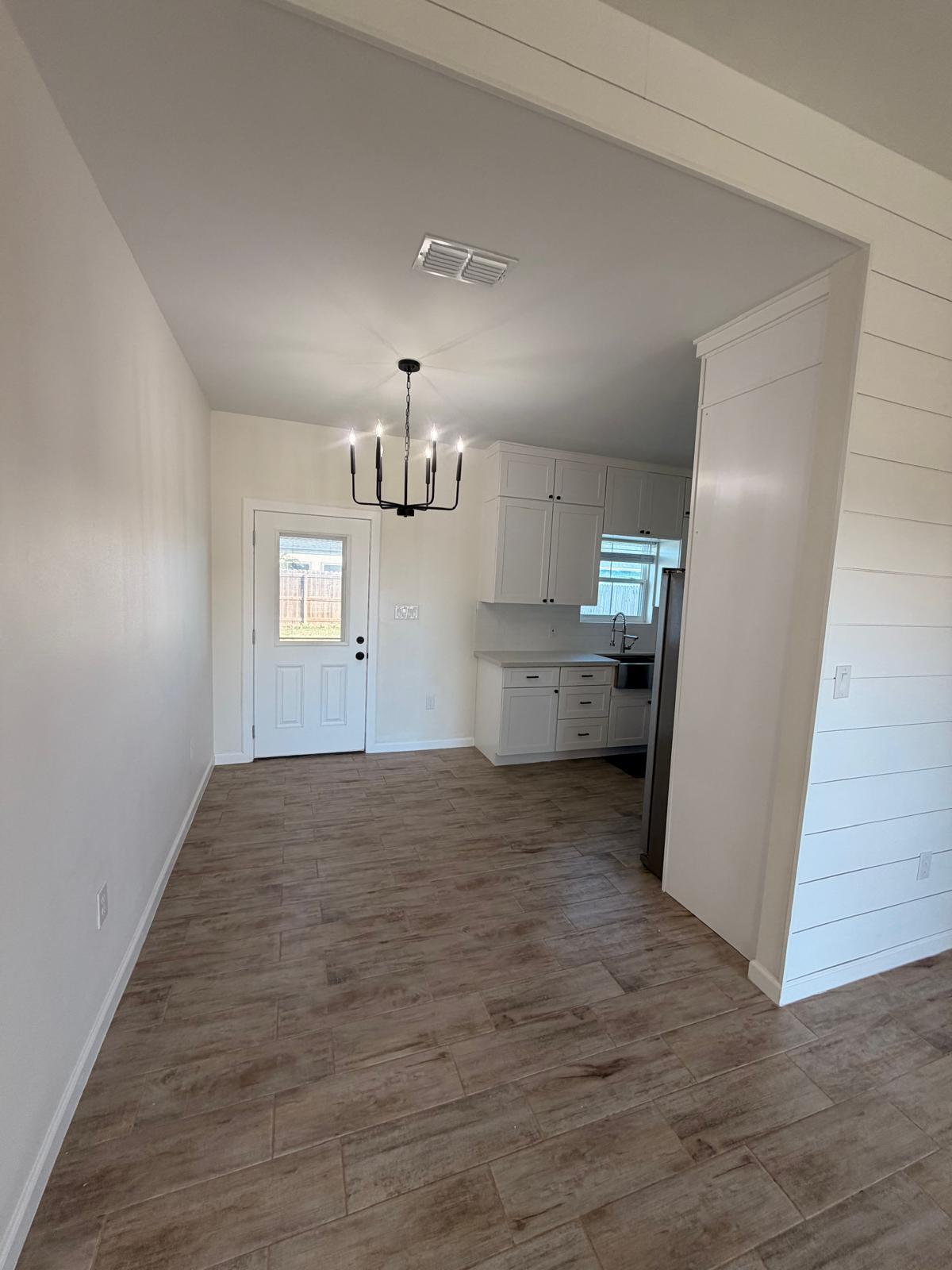 Building Photo - 487 Arboleda Ln