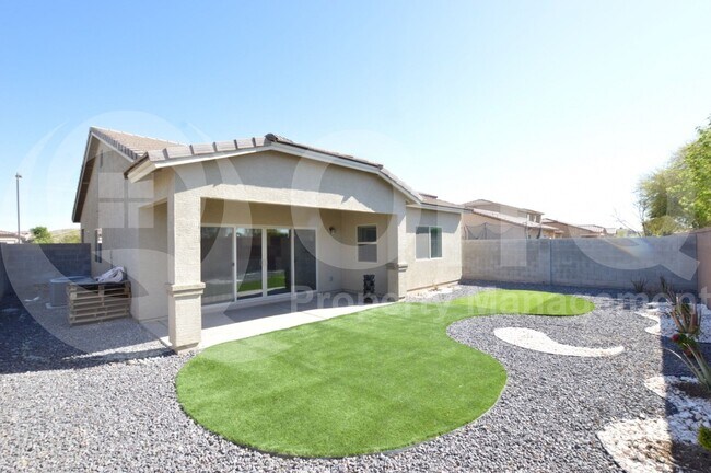 Building Photo - 41582 N Willow Ct