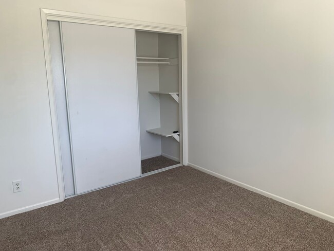 Building Photo - Pool Home with Fireplace & 2-Car Garage