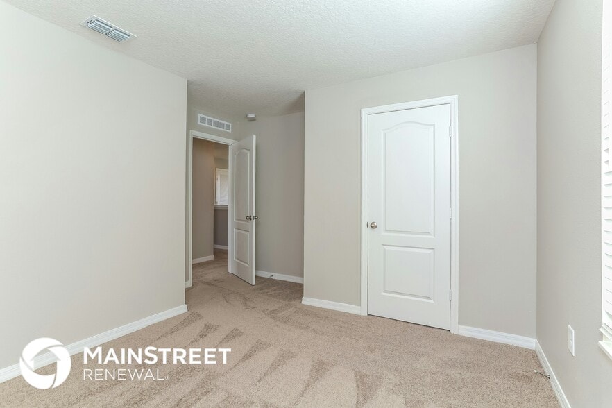 Building Photo - 360 Fern Ct
