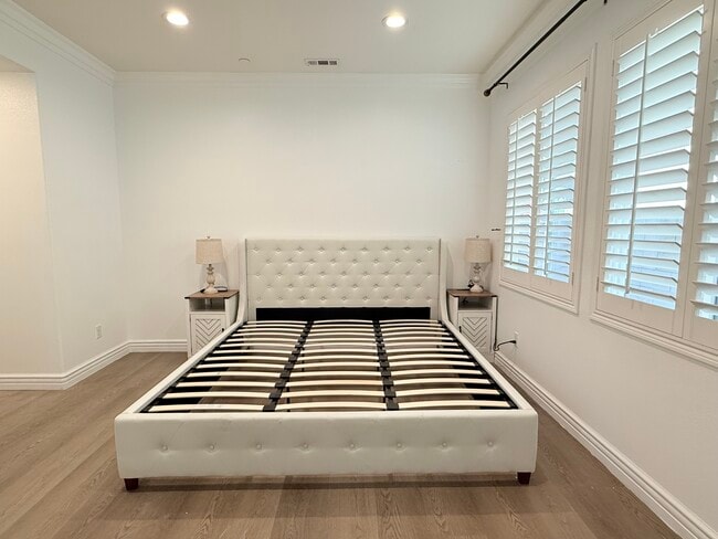 Building Photo - 16004 Cascade Dr