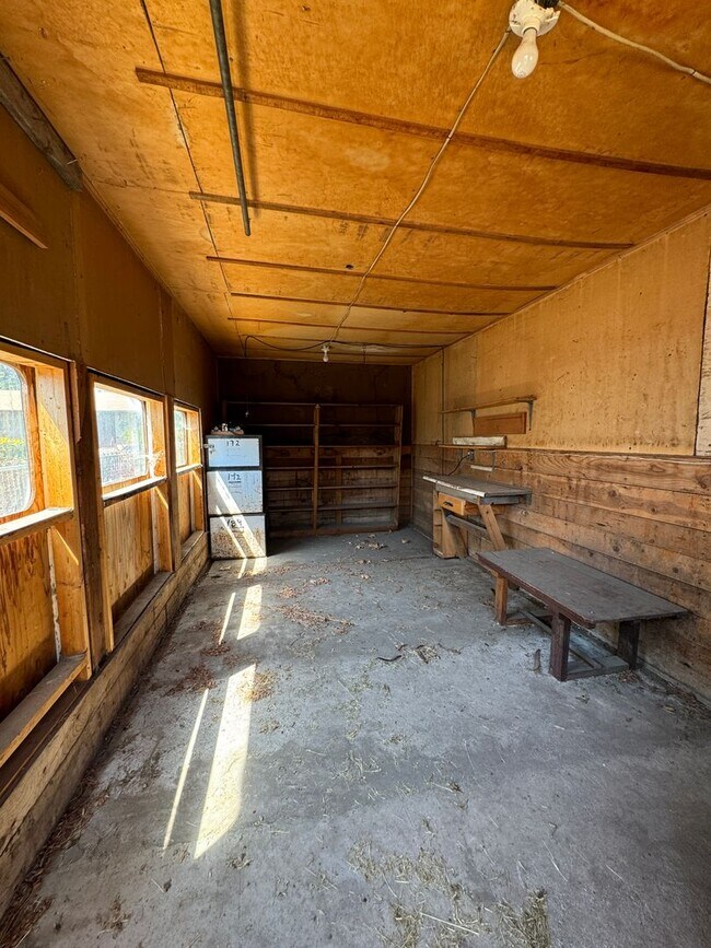 Building Photo - 1008 Lake Ave