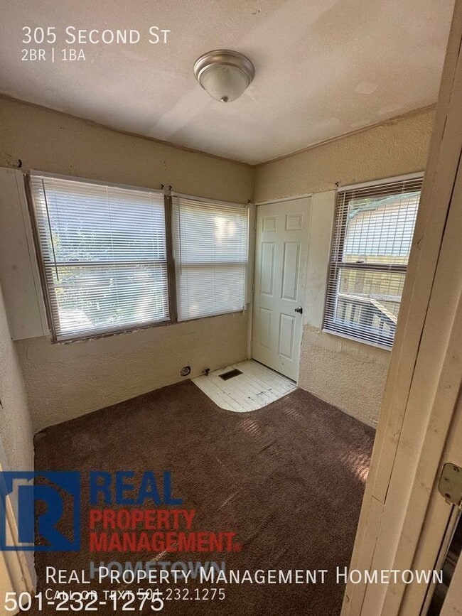 Building Photo - 305 Second St-