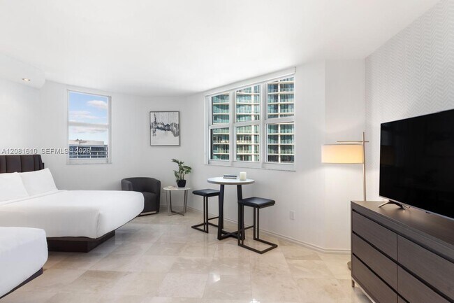 Building Photo - 17375 Collins Ave
