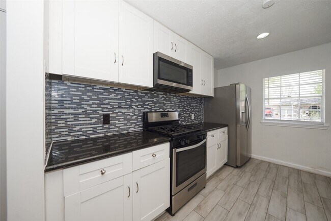 Building Photo - 5375 Little John Ln