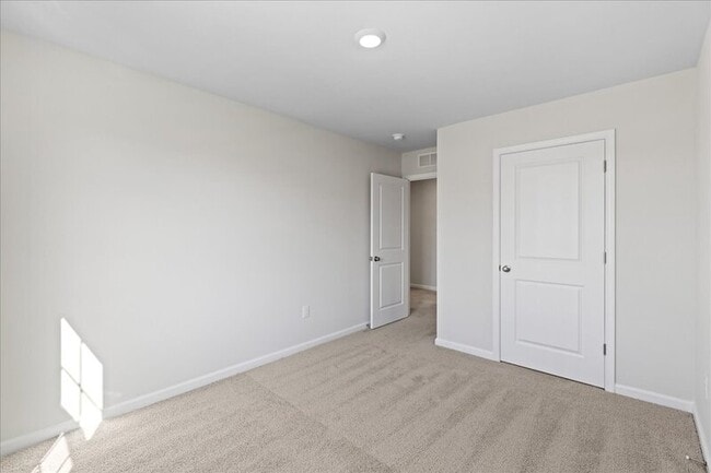 Building Photo - 113 Malibu Dr