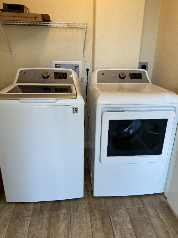 Building Photo - 430 W Pikes Peak Ave