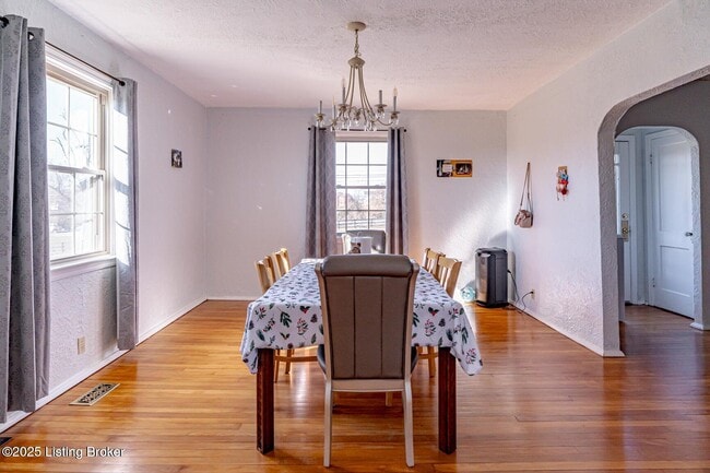 Building Photo - 2890 Shelbyville Rd