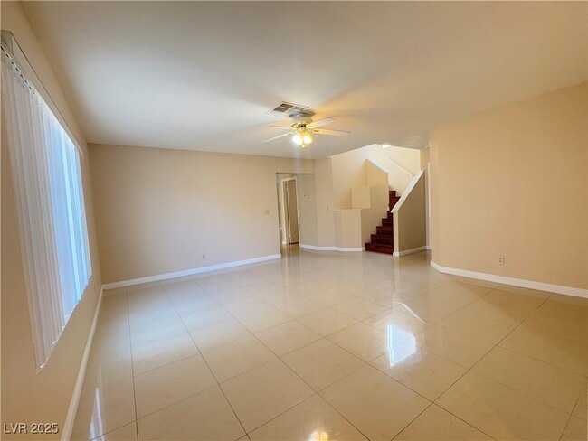 Building Photo - 924 Carmel Shrs Dr