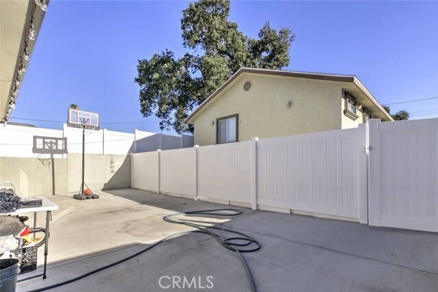 Building Photo - 10531 Greenburn Ave