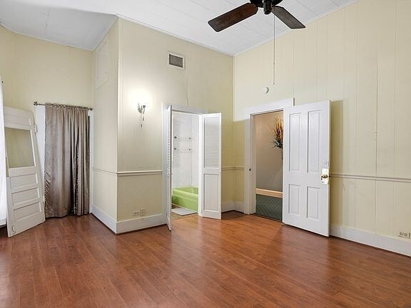 Building Photo - 250 N Main St