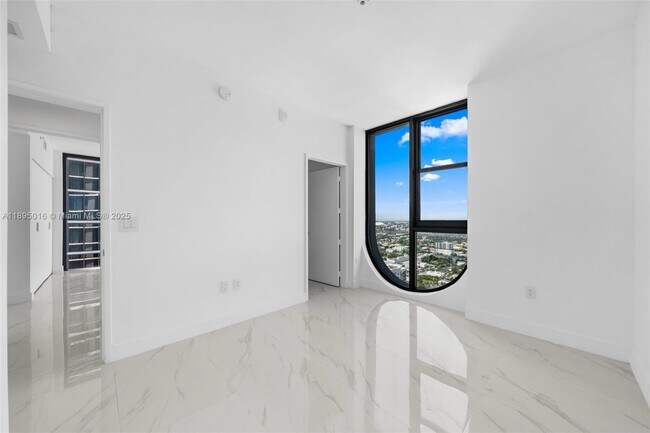 Building Photo - 700 NE 24 # 3707 MIAMI, FL 33137