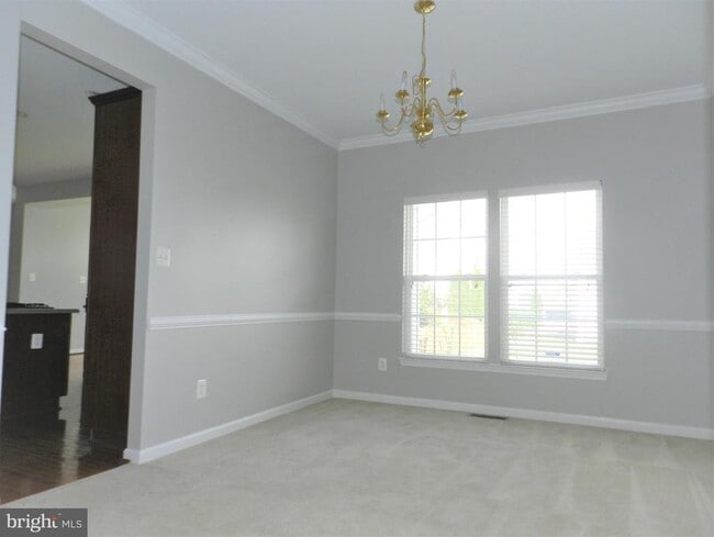 Building Photo - 5203 Linden Dr
