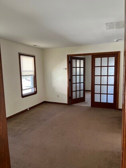 Building Photo - 11 Highland Ave