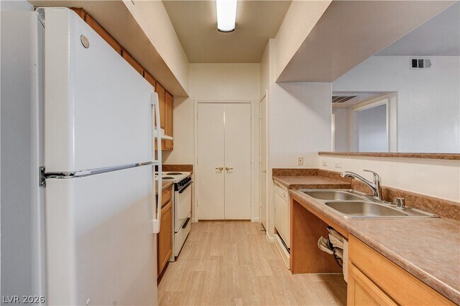 Building Photo - 45 Maleena Mesa St