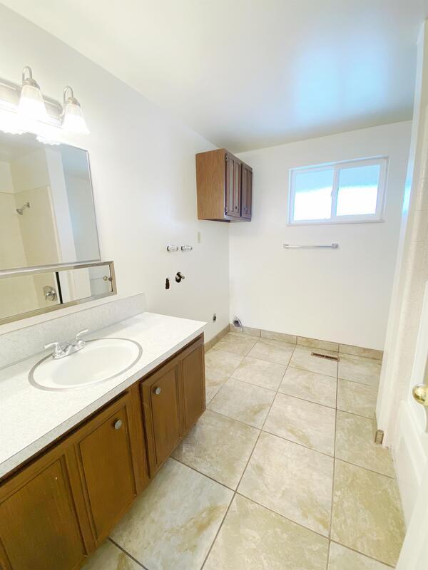 Building Photo - 1127 E 960 S