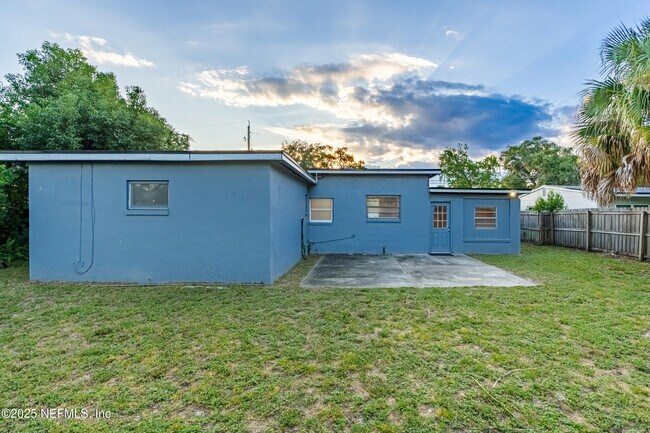 Building Photo - 6167 Fordham Cir E