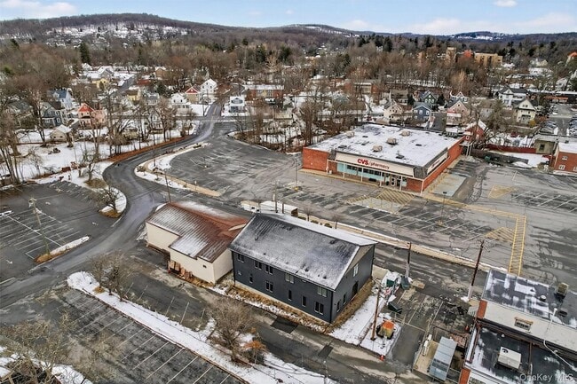 Building Photo - 19 Welling Pl