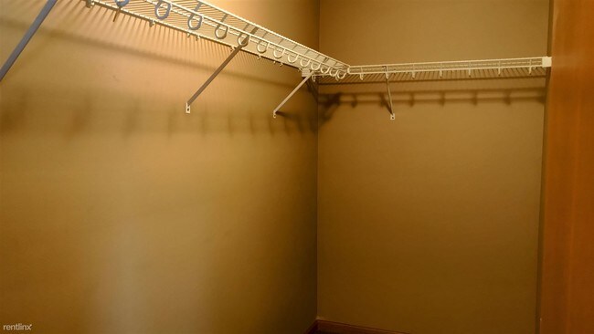 Building Photo - 2 br, 1 bath Condo - 2710 10th St 2710 Nor...